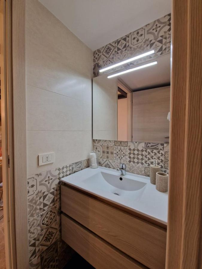 Apartamento Regina Milano In Porta Romana 2 - Sky Tv, Wifi E Breakfast Box Exterior foto