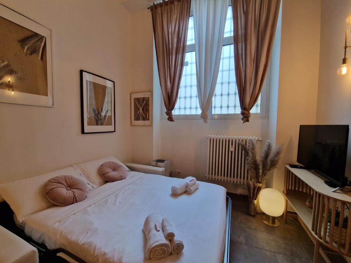 Apartamento Regina Milano In Porta Romana 2 - Sky Tv, Wifi E Breakfast Box Exterior foto