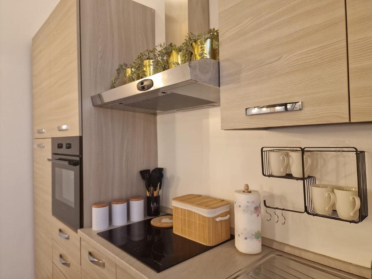 Apartamento Regina Milano In Porta Romana 2 - Sky Tv, Wifi E Breakfast Box Exterior foto