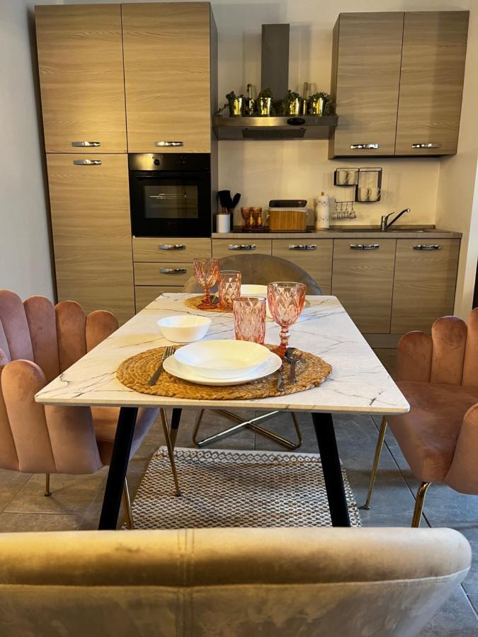Apartamento Regina Milano In Porta Romana 2 - Sky Tv, Wifi E Breakfast Box Exterior foto